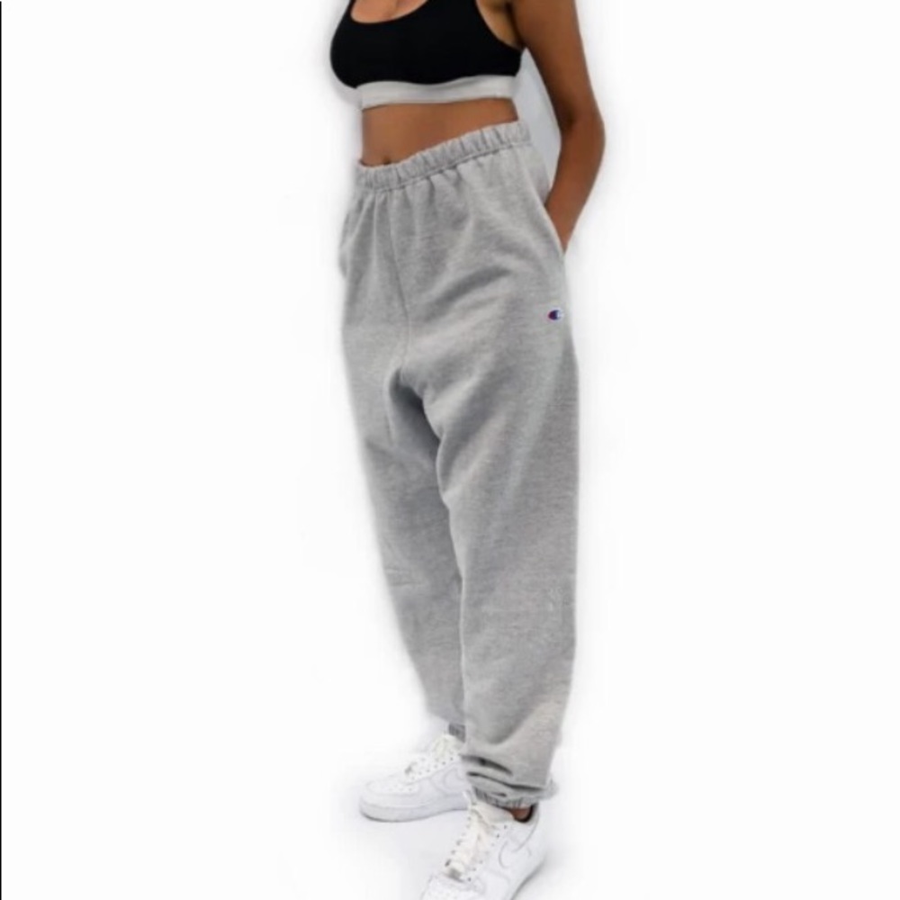 SOLD Grey Champion Sweatpants 🤍